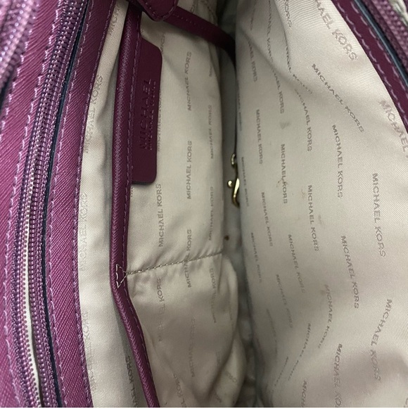 Michael Kors Jet Set Top Zip Snap Pocket Tote merlot and black - Picture 7 of 11